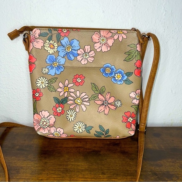 Multi Sac Margate Floral Crossbody Purse Bag in Tan w/ Flower Print - Picture 4 of 7